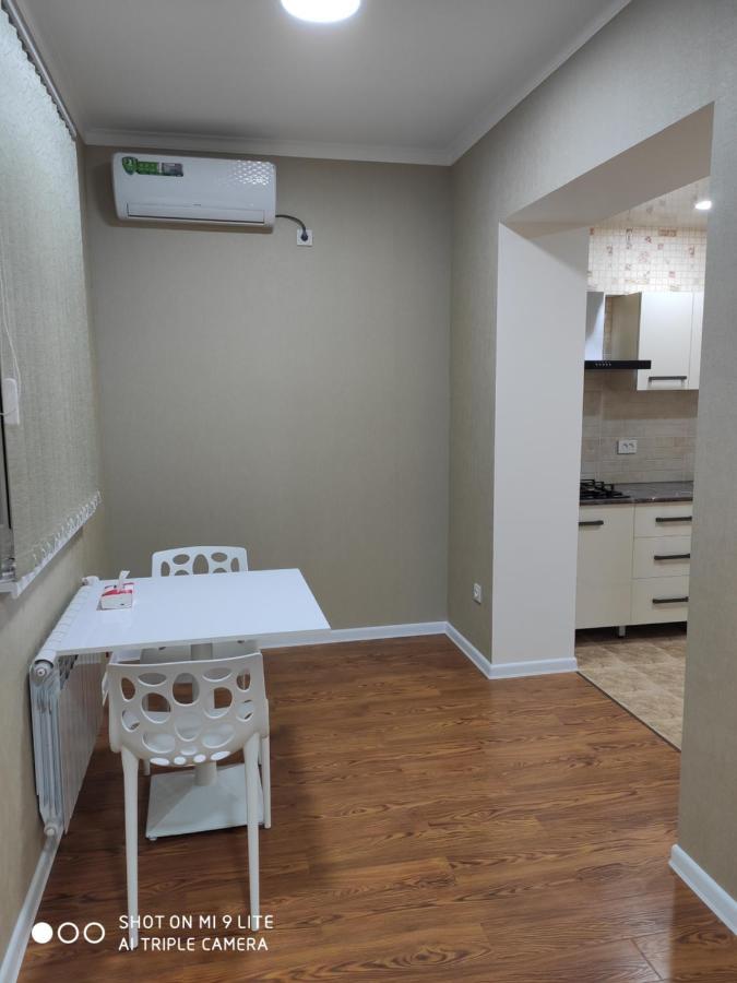 1-Bedroom Apartment In The Very City Center Ташкент Екстер'єр фото